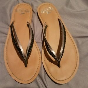 Very very cute Hollister sandals size 6